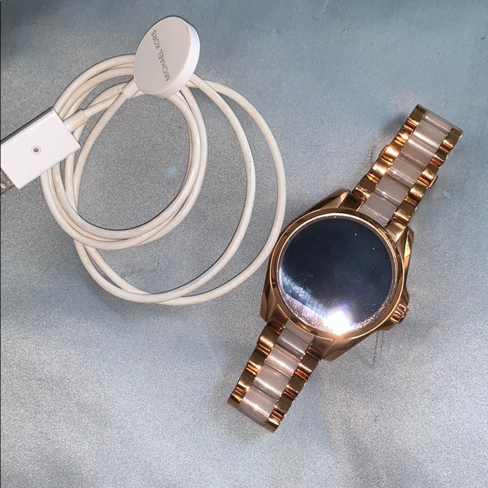 Michael Kors smartwatch ‼️ PRICE IS FINAL ‼️